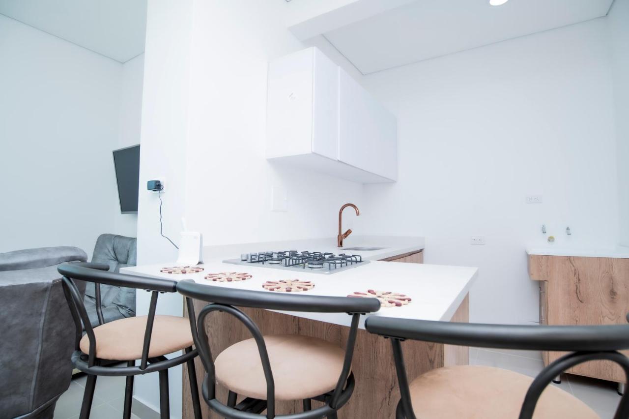 12 Vista Al Mar, Playa Rodadero, Apartamento *