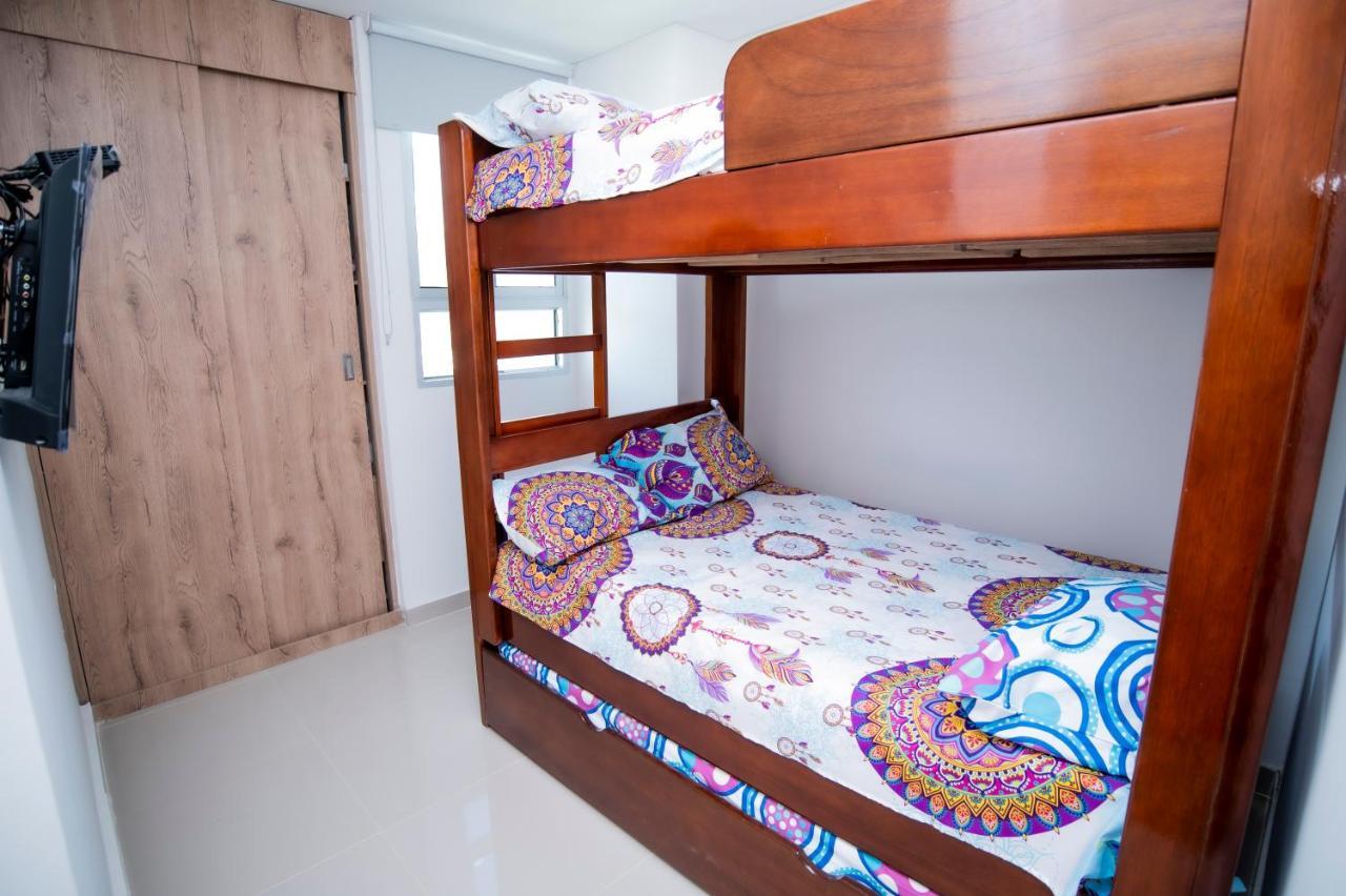 12 Vista Al Mar, Playa Rodadero, Apartamento *